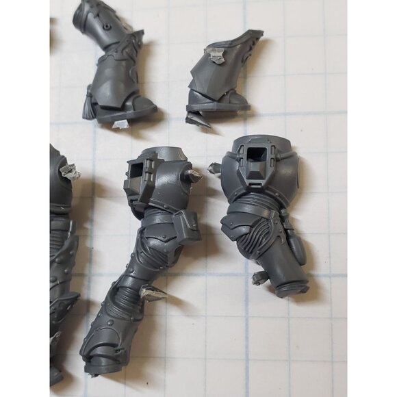 Warhammer 40K Emperors Children Bits Tormentor Infractor Armored Torso Legs x4 - Picture 4 of 8